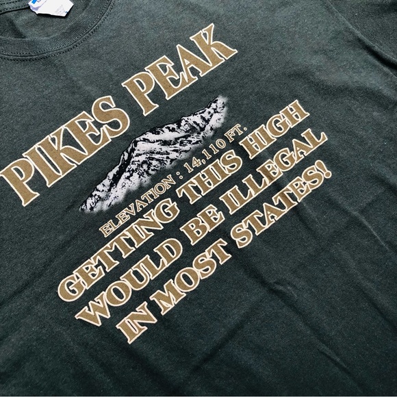 Mens Pikes Peak Altitude Joke Crewneck Dad TShirt Green XL Colorado Tourist Fun - Picture 4 of 11